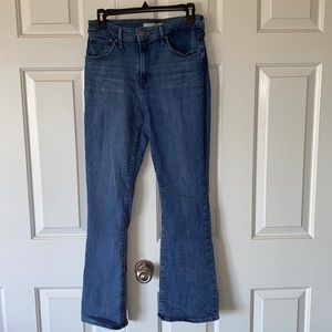 Levi’s 725 High-Rise Bootcut Jeans, size 29